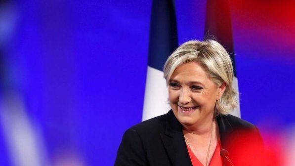 Francia, partito della Le Pen supera quello di Macron nei sondaggi