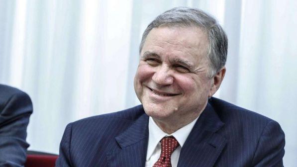 Visco: "Il debito pubblico è sostenibile, ma serve più crescita"