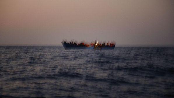 Barcone carico di migranti in difficoltà: soccorsi da Malta