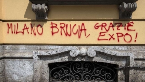 expo scritte black bloc