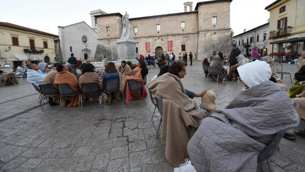 Terremoto, il sindaco de L'Aquila mette a disposizione alloggi