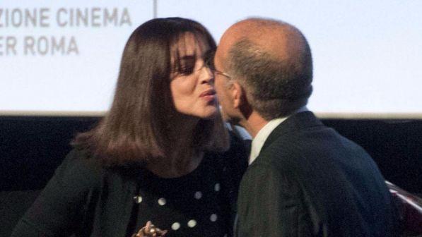 Monica Bellucci, bacio a fior di labbra con Tornatore: "E' il mio regista"