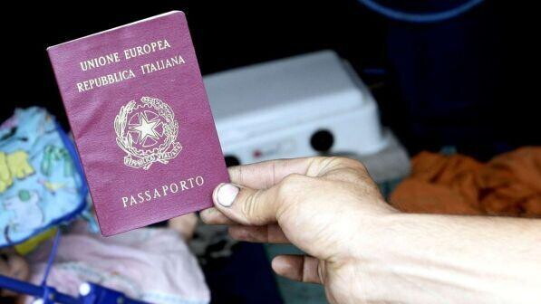 Austria, Vienna: "Dl doppio passaporto ai sudtirolesi non è pronto"
