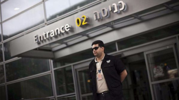 Aeroporti, l'Ue corre ai ripari: "Controlli all'ingresso come a Tel Aviv"