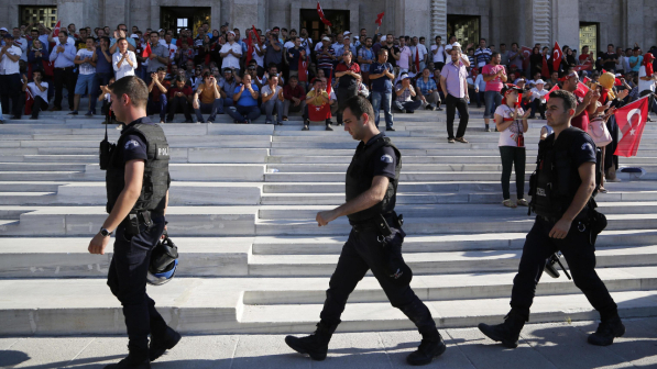 Golpe in Turchia, 47 mandati di arresto per i giornalisti del quotidiano "Zaman"
