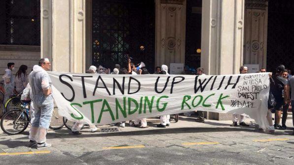 G7 Ambiente Bologna, blitz di protesta: manifestanti bloccano strada