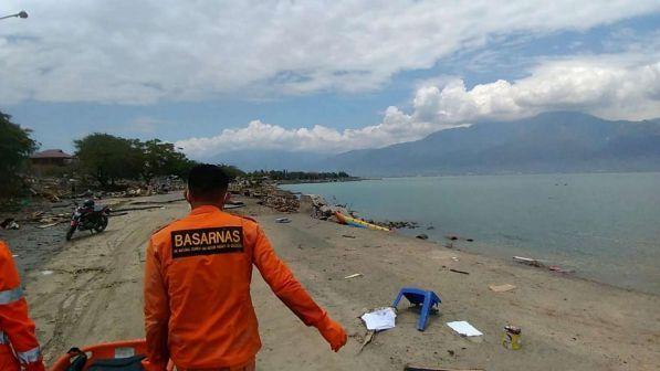Indonesia, tsunami su festival in spiaggia: "Centinaia i dispersi"
