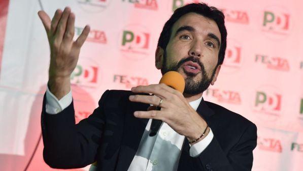 Migranti, Martina (Pd): "Governo salvi vite anziché scrivere tweet"