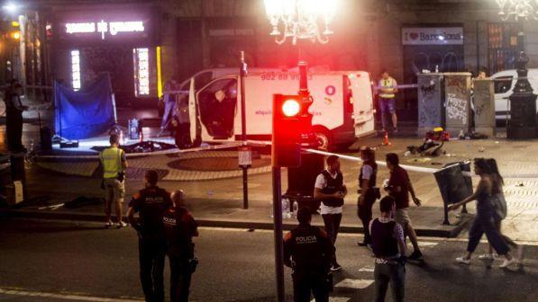 Barcellona, tra i 2 arrestati non c'è l'uomo alla guida del furgone