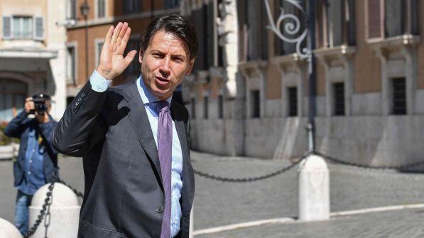 Lo scontro sul dicastero a Savona mette a rischio il governo Conte | Salvini: "Nomi dei ministri Lega pronti"