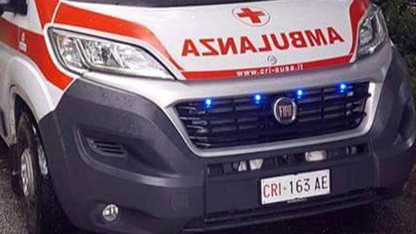 Roma, si tuffa nel fiume Tevere per salvare donna: soccorsi