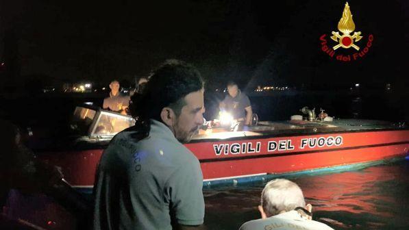 Barca affonda dopo scontro in laguna Venezia, un disperso