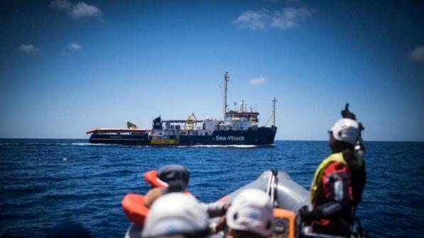 Sea Watch a Lampedusa, Di Maio: "In contatto con Conte" | Salvini: "Spero nessuno mi dica cosa fare"