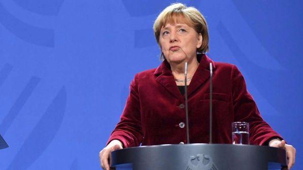 Germania, Angela Merkel si ricandida per un quarto mandato nelle prossime elezioni del 2017