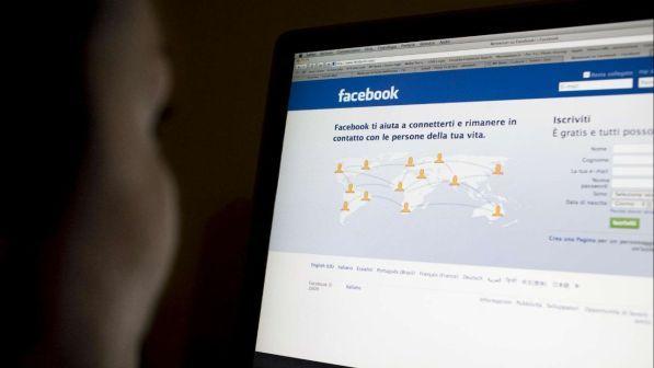 Facebook, via ai test per il "non mi piace": segnalerà i commenti inadeguati