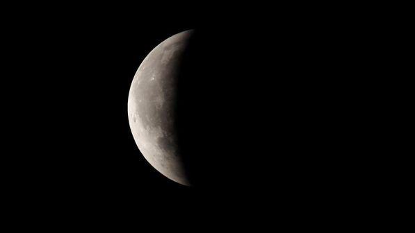 Spazio, la Cina ha lanciato una sonda verso lato nascosto della Luna