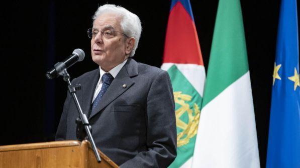 Clima, Mattarella: "Siamo sull'orlo di una crisi globale"