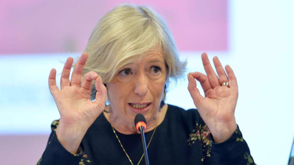 Chiamata diretta nelle scuole, la Giannini: "E' grave se i presidi discriminano le donne"