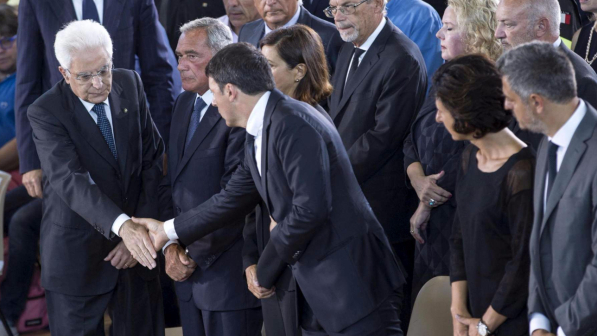 Sisma, anche Mattarella e Renzi a funerali vittime di Amatrice
