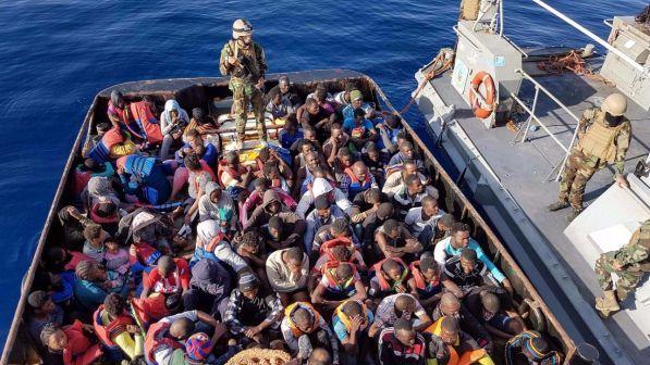 Migranti, Austria: "Aiutiamo l'Italia e chiudere rotta Mediterraneo"