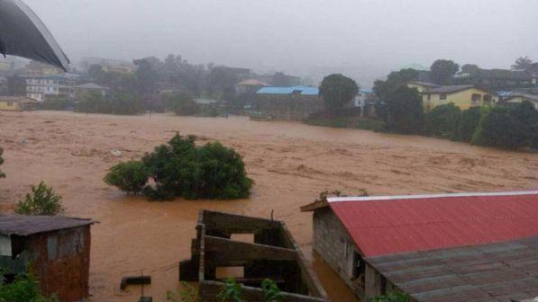 Sierra Leone, frana dopo l'alluvione: migliaia di persone senza casa