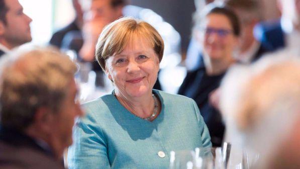 Migranti, Merkel: "Italia e Grecia non possono essere lasciate sole"