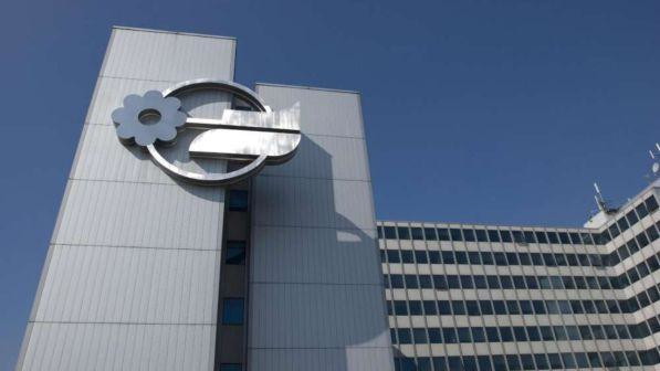 "La Repubblica" perde una causa contro Mediaset e pubblica un articolo del proprio avvocato in incognito