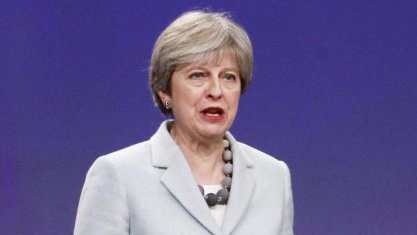 Theresa May telefona a Conte: pronti a collaborare con nuovo governo