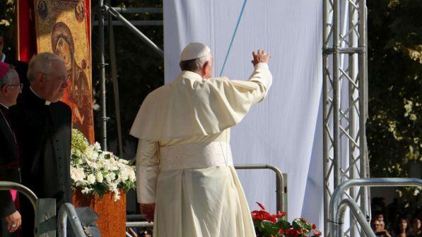 Parolin: "Non ci sono le condizioni per un viaggio del Papa in Iraq"