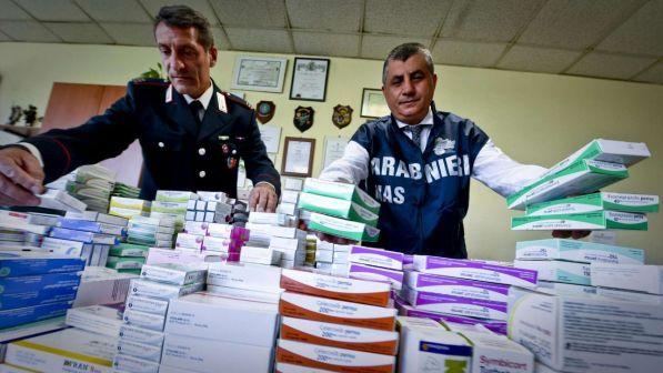 Farmaci contraffatti in commercio con bollino falso: 11 arresti
