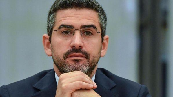Governo, Fraccaro: per me va avanti, a settembre taglio parlamentari