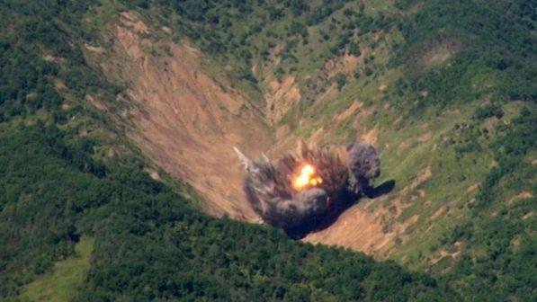 Corea del Nord, Kim Jong-Un supervisiona test lanciarazzi multiplo