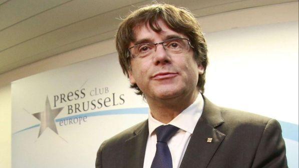 Catalogna, Puigdemont chiede l'immunità per la sua investitura