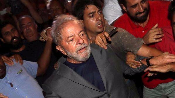 Brasile, nuova incriminazione per ex presidente Lula