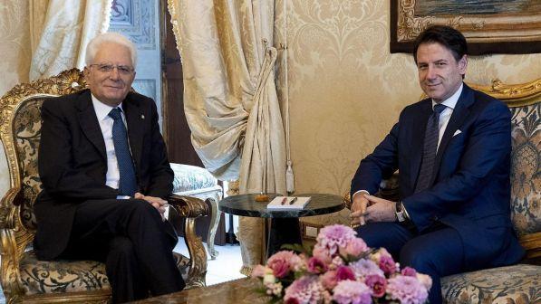 Mattarella dà l'incarico a Conte | "Governo non contro ma per l'Italia" | La Borsa corre, lo spread tocca 160 punti