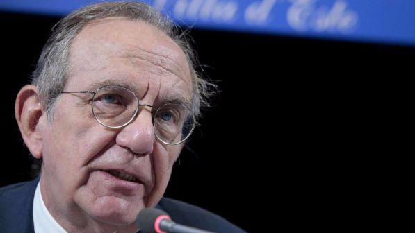 Padoan: cause di crescita zero complesse, ora rimozione delle clausole di salvaguardia