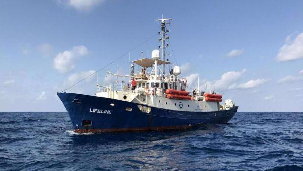 Migranti, Malta: Lifeline parta per evitare escalation