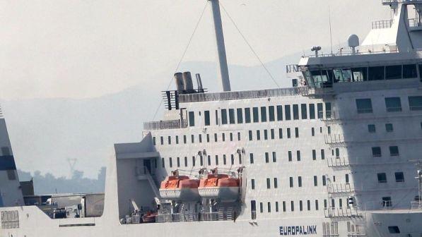 Grecia, sciopero traghetti: migliaia di viaggiatori bloccati