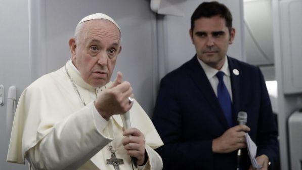 Papa: "Perdono la donna che abortisce, ma misericordia anche per i bimbi"