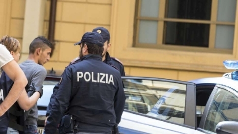 roma rom fuggitivi falciata auto corazon filippina