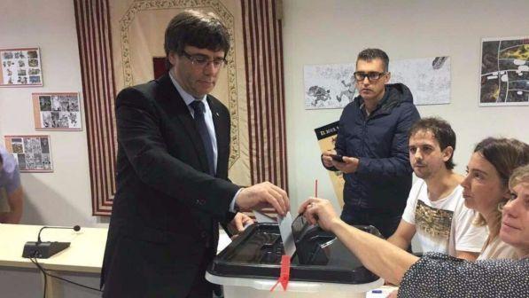 Puigdemont: Catalogna ha vinto diritto all'indipendenza, Spagna è stata vergognosa