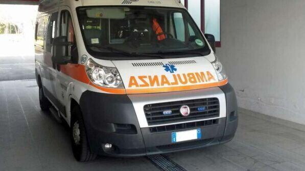 Bergamo, dimentica chiavi e si arrampica su balcone ma cade e muore