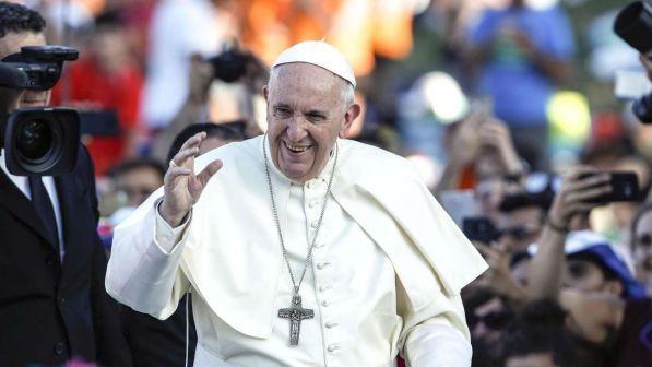Papa: "No alla cultura della morte e al disprezzo dell'altro"