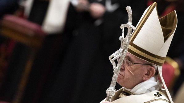 Papa Francesco: "E' uno scandalo andare in chiesa ma odiare gli altri"