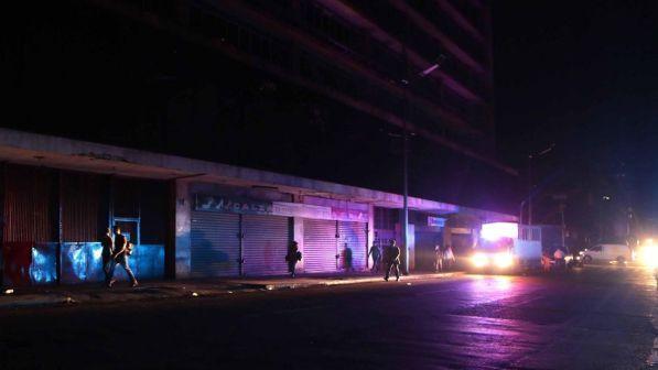 Blackout risolto in Venezuela, le scuole riapriranno solo lunedì