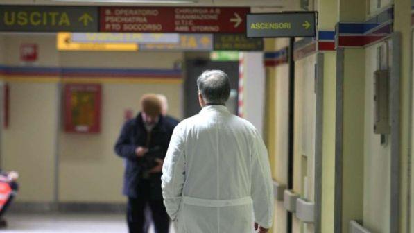 Tumori, aumentano i casi: 4.300 in più rispetto al 2017 | Italia spaccata in due: al Nord si sopravvive di più