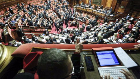 Il Senato approva le unioni civili Verdini vota sì, FI: Renzi salga al Colle