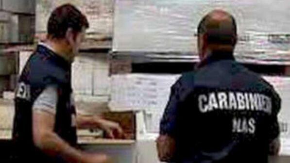 Taranto, Nas sequestrano 16 tonnellate di surgelati scaduti