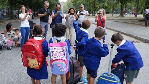Gb, studio shock: "Prima di compiere 13 anni i bambini avranno in media 1.300 foto e video sui social"