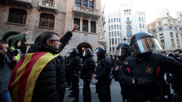 Madrid, al via processo a leader indipendentisti della Catalogna